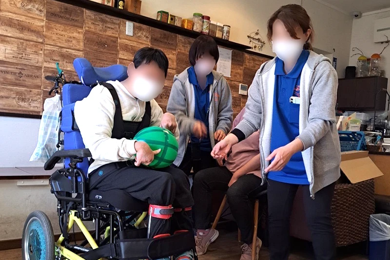 ぱらだいすかふぇ