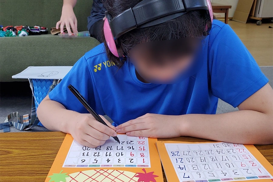 カレンダーを作っている様子