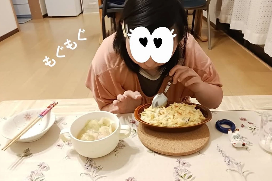 食事をしている様子